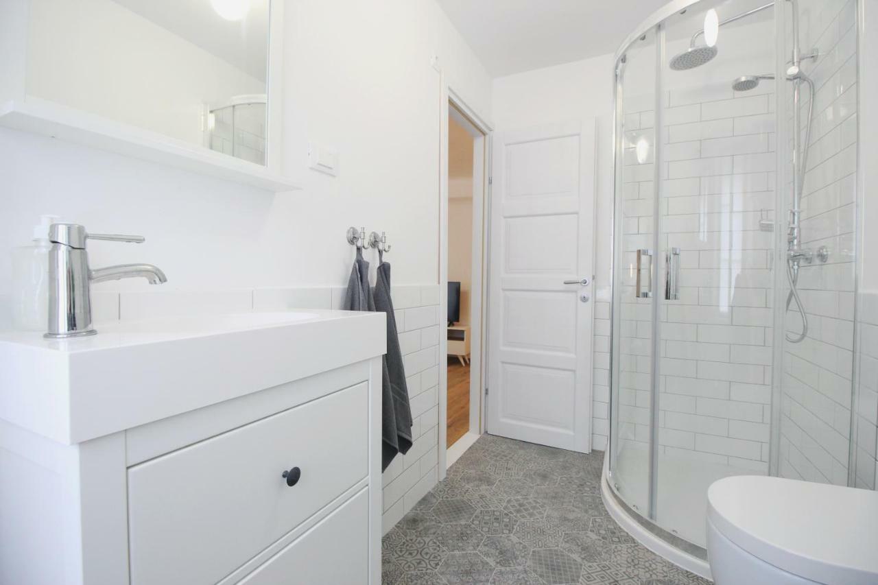 Central New Apartment Nonna Mara Ровінь Екстер'єр фото